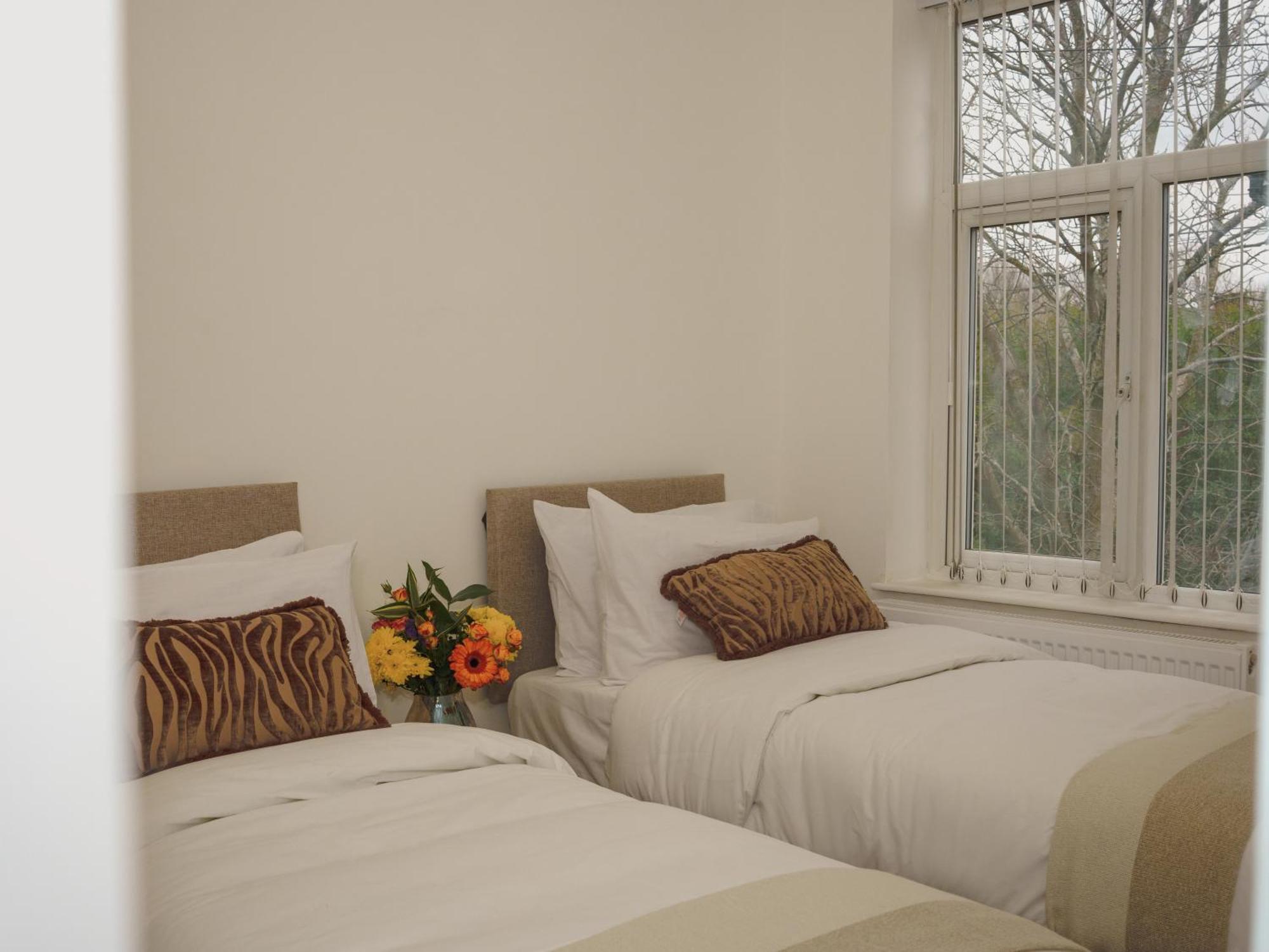 Citycharmms- Entire Home Near Etihad Stadium Manchester Ngoại thất bức ảnh
